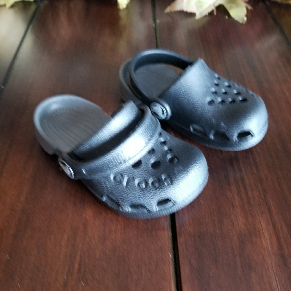 Croc sandles